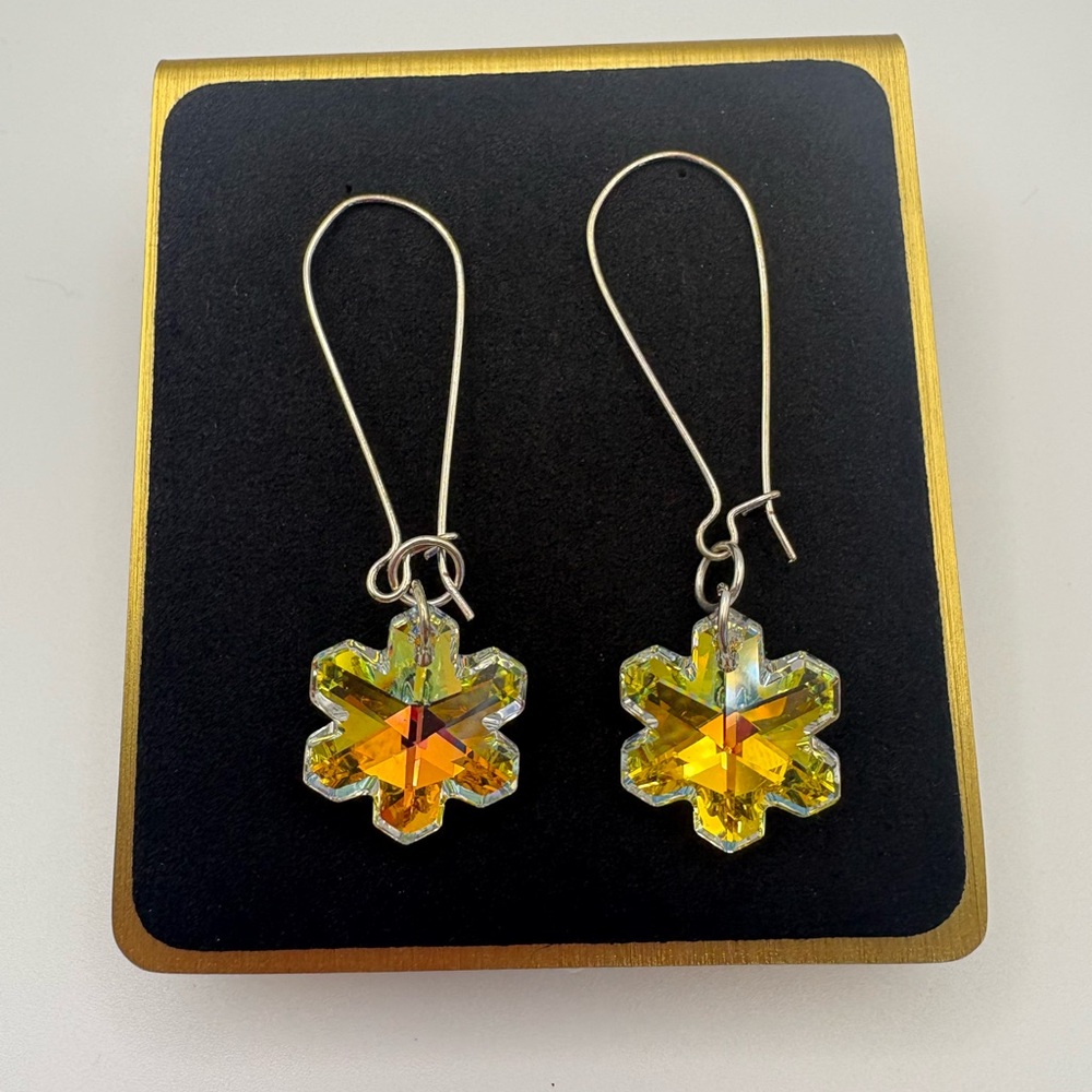 Elegant Clear and Silver Snowflake Earrings